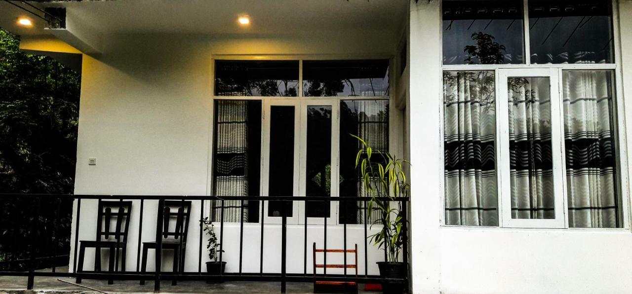 Water Side Residence Nallathanniya Εξωτερικό φωτογραφία